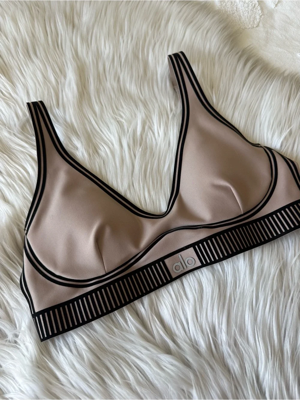 ALO Yoga Airlift Line Up Bra